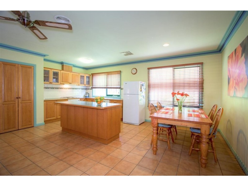 22 Heatherbrae Crescent, Sunbury VIC 3429