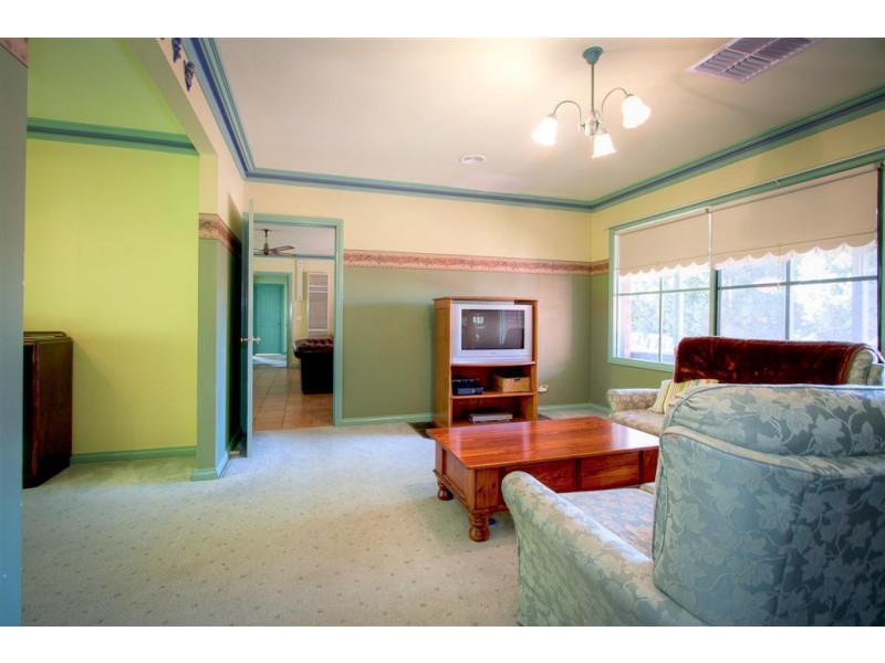 22 Heatherbrae Crescent, Sunbury VIC 3429