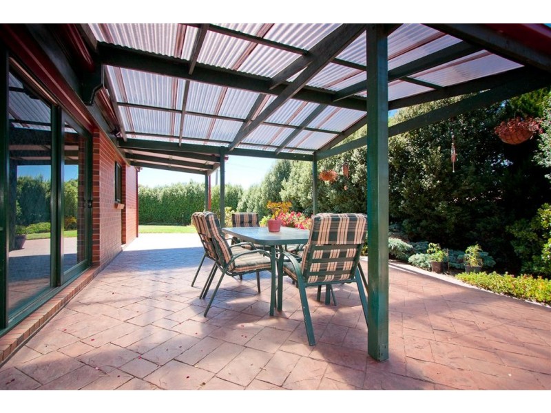 22 Heatherbrae Crescent, Sunbury VIC 3429