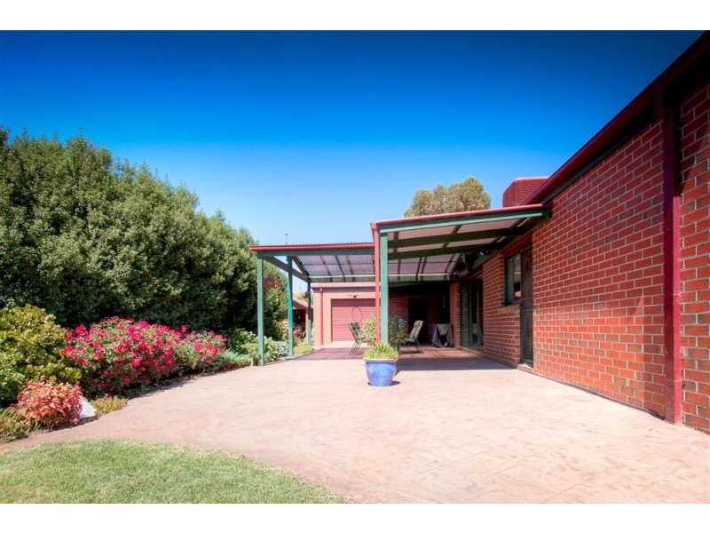 22 Heatherbrae Crescent, Sunbury VIC 3429