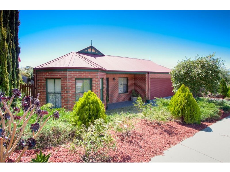 22 Heatherbrae Crescent, Sunbury VIC 3429
