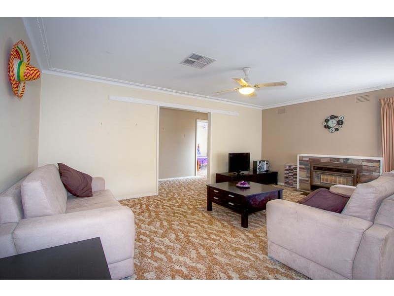 25 Harker Street, Sunbury VIC 3429