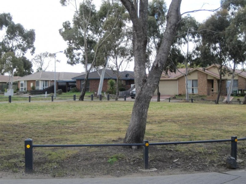 9 LA PEROUSE CLOSE, Sunbury VIC 3429