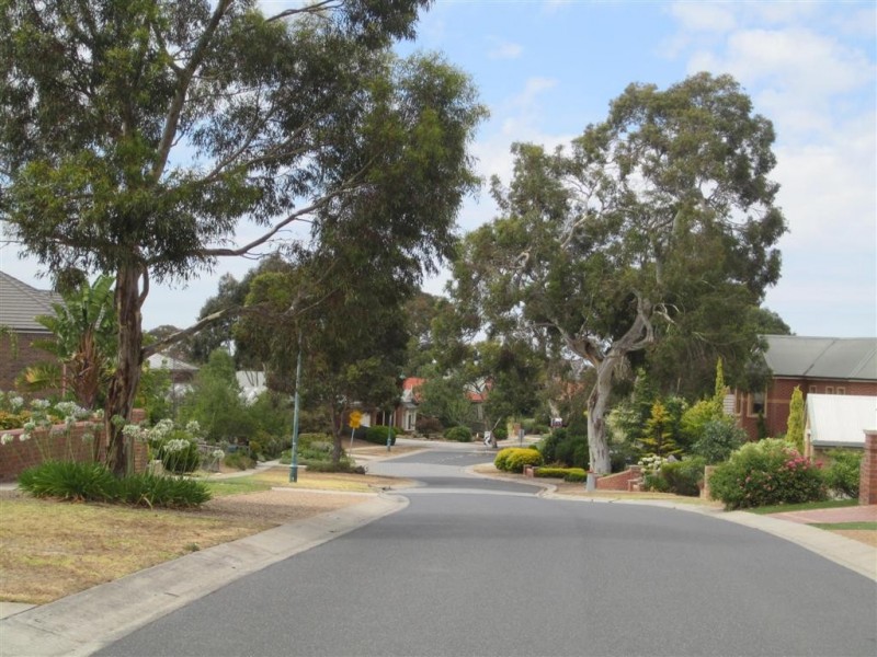 71 Yellow Gum Boulevard, Sunbury VIC 3429