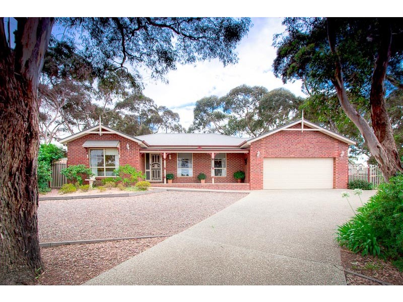 12 Baker Rise, Sunbury VIC 3429