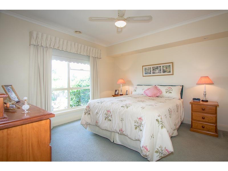 12 Baker Rise, Sunbury VIC 3429