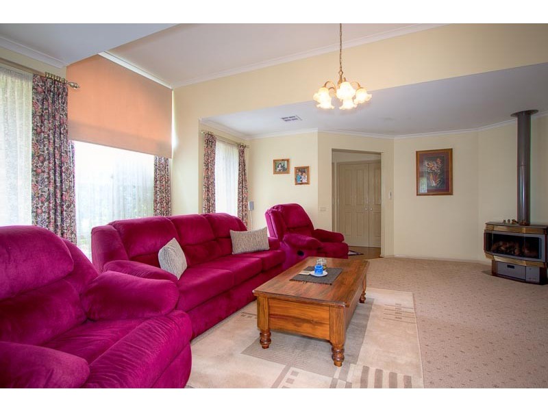 2 Fullbrook Drive, Sunbury VIC 3429