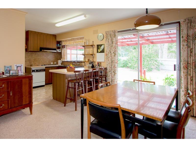 27 Hood Crescent, Sunbury VIC 3429