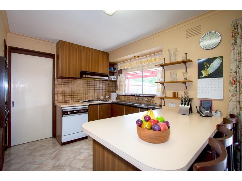27 Hood Crescent, Sunbury VIC 3429