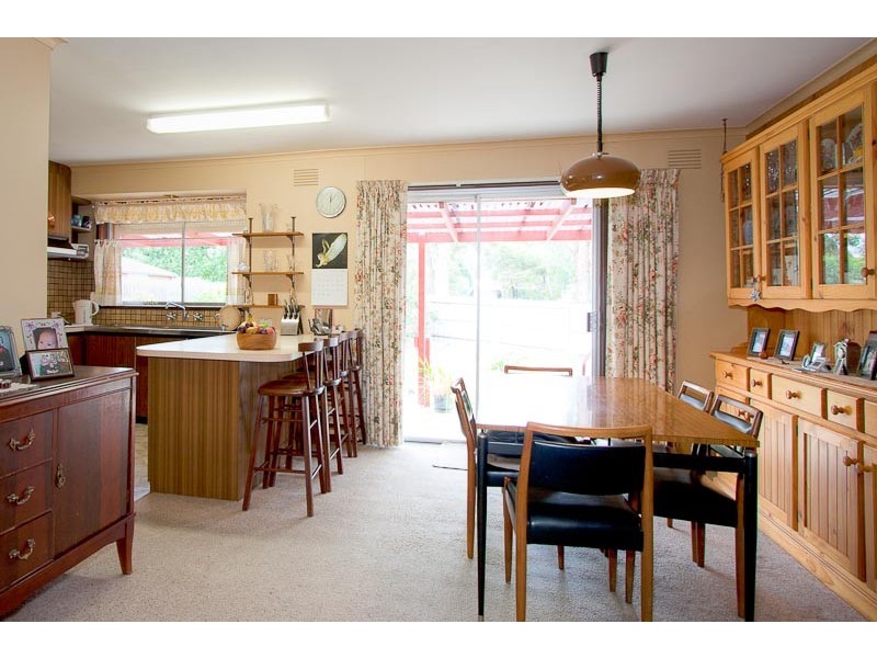 27 Hood Crescent, Sunbury VIC 3429