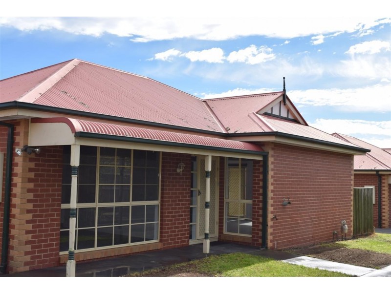 2/31 HARKER STREET, Sunbury VIC 3429