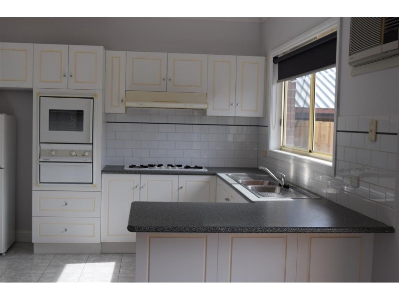 2/31 HARKER STREET, Sunbury VIC 3429