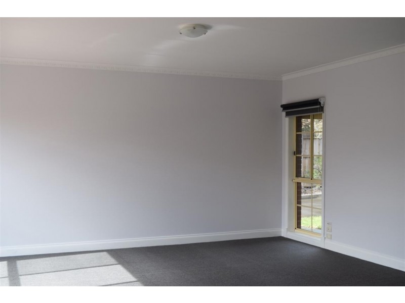 2/31 HARKER STREET, Sunbury VIC 3429