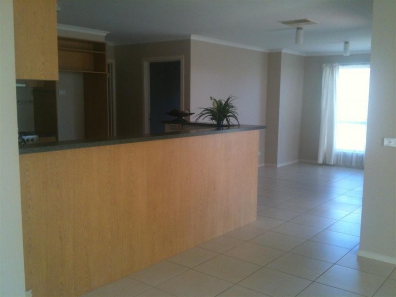 15 GOLFLINKS DRIVE, Sunbury VIC 3429