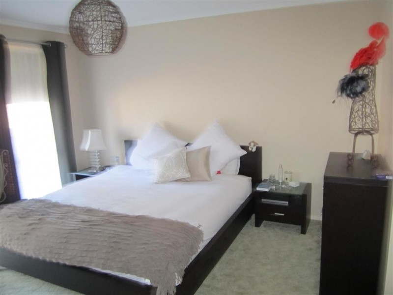 15 GOLFLINKS DRIVE, Sunbury VIC 3429