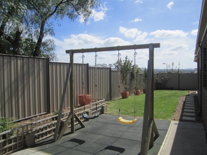 15 GOLFLINKS DRIVE, Sunbury VIC 3429