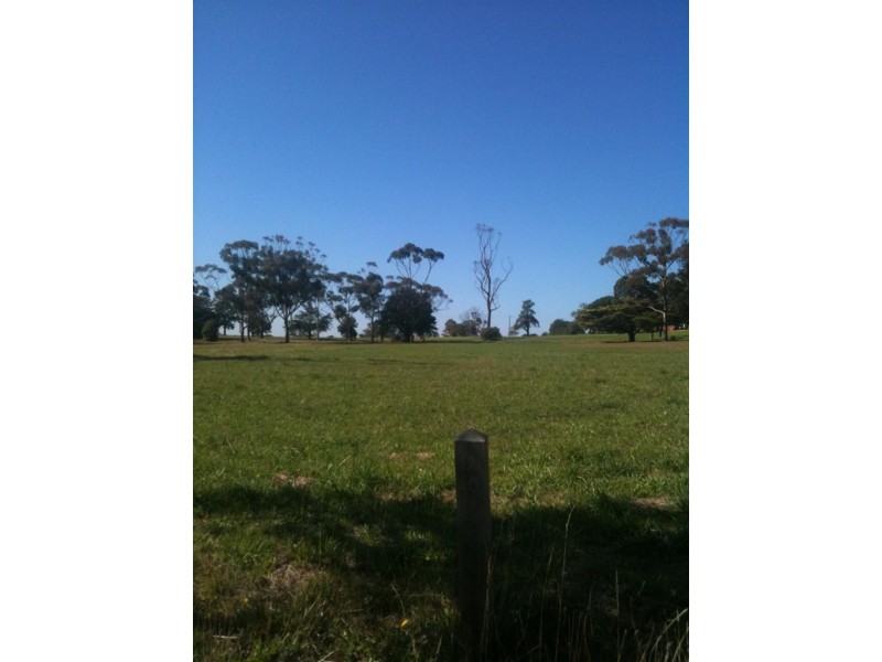 15 GOLFLINKS DRIVE, Sunbury VIC 3429