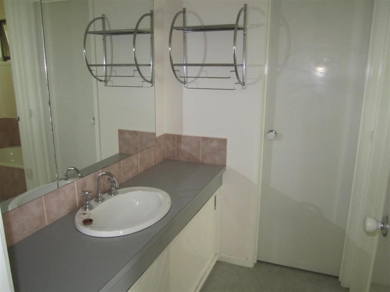 4 LATROBE COURT, Sunbury VIC 3429