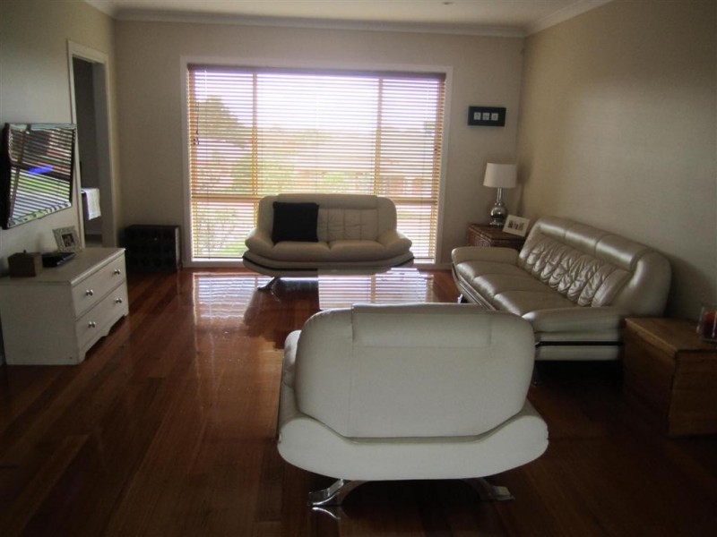 52 HEATHERBRAE CRESCENT, Sunbury VIC 3429