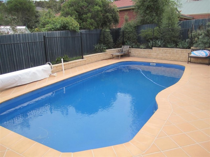 52 HEATHERBRAE CRESCENT, Sunbury VIC 3429