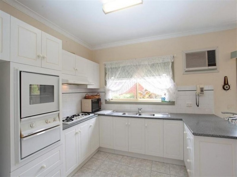 2/31 HARKER STREET, Sunbury VIC 3429