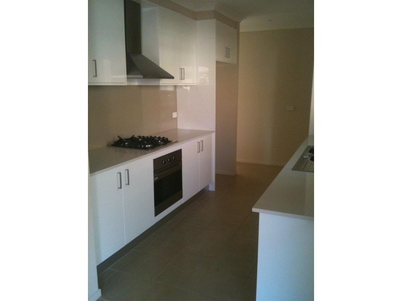 1 CARNAVON COURT, Sunbury VIC 3429