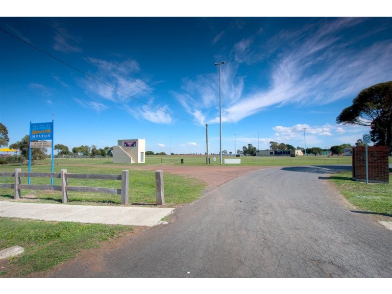 1/33 Plumpton Road, Diggers Rest VIC 3427