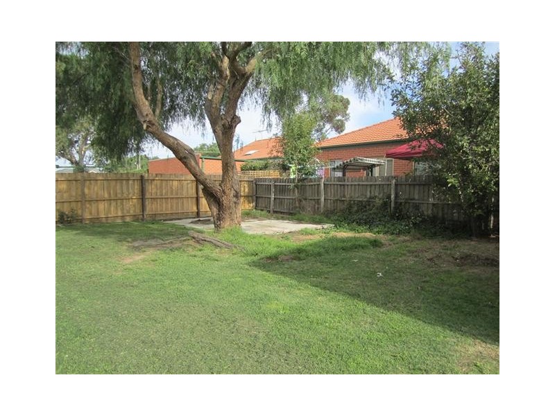 13 RIDDELL ROAD, Sunbury VIC 3429