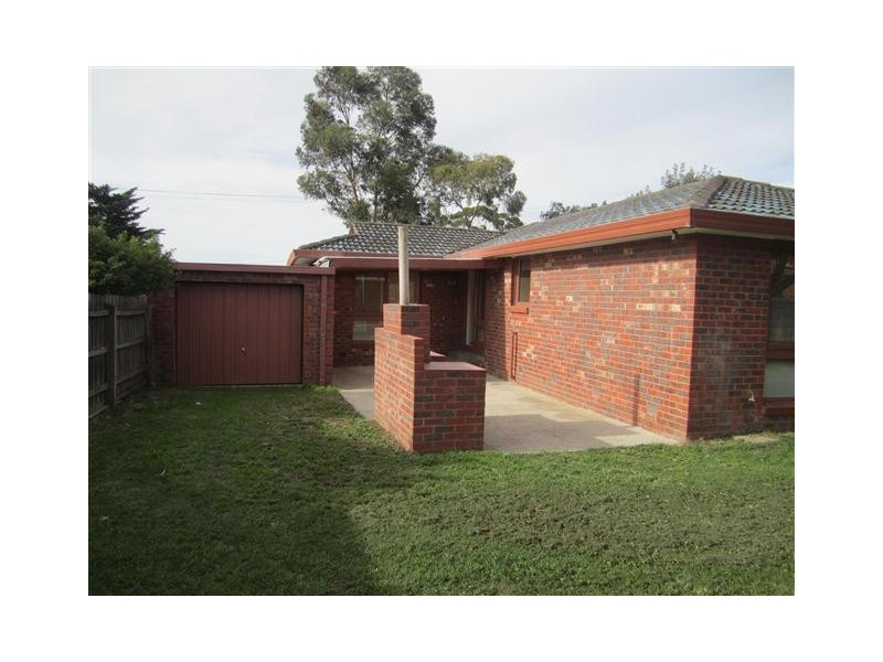13 RIDDELL ROAD, Sunbury VIC 3429