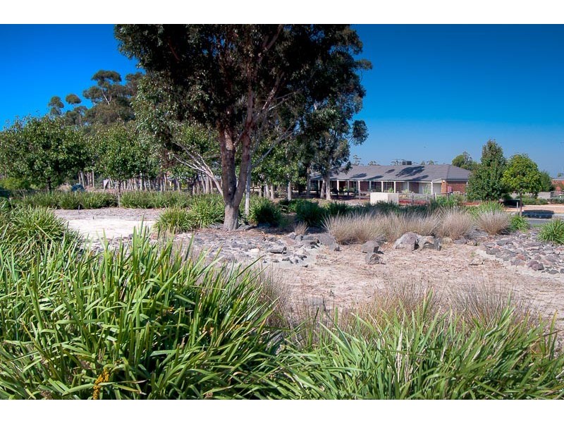 15 Rolling Meadows Drive, Sunbury VIC 3429