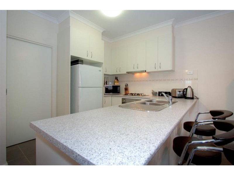 2/37 Stewarts Lane, Sunbury VIC 3429