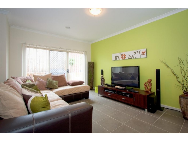 2/37 Stewarts Lane, Sunbury VIC 3429