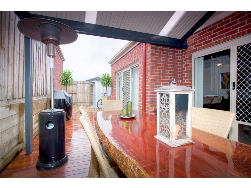 2/37 Stewarts Lane, Sunbury VIC 3429