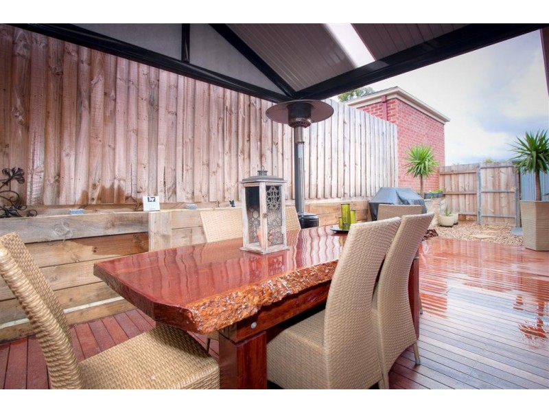 2/37 Stewarts Lane, Sunbury VIC 3429
