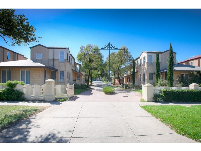 4/37-39 Brook Street, Sunbury VIC 3429
