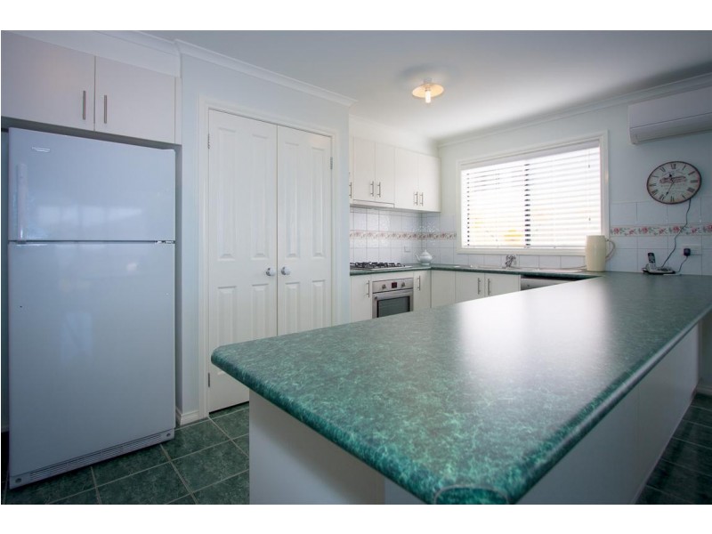 19 Fingleton Crescent, Sunbury VIC 3429