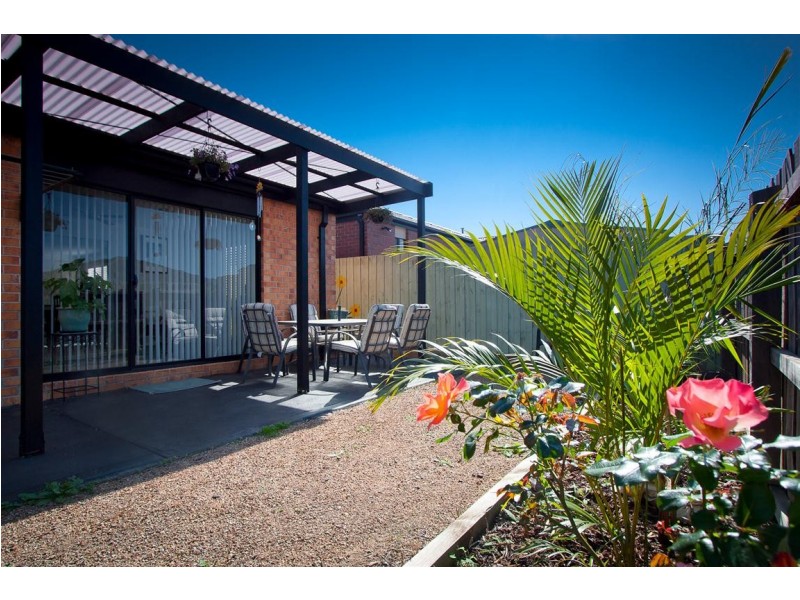 19 Fingleton Crescent, Sunbury VIC 3429