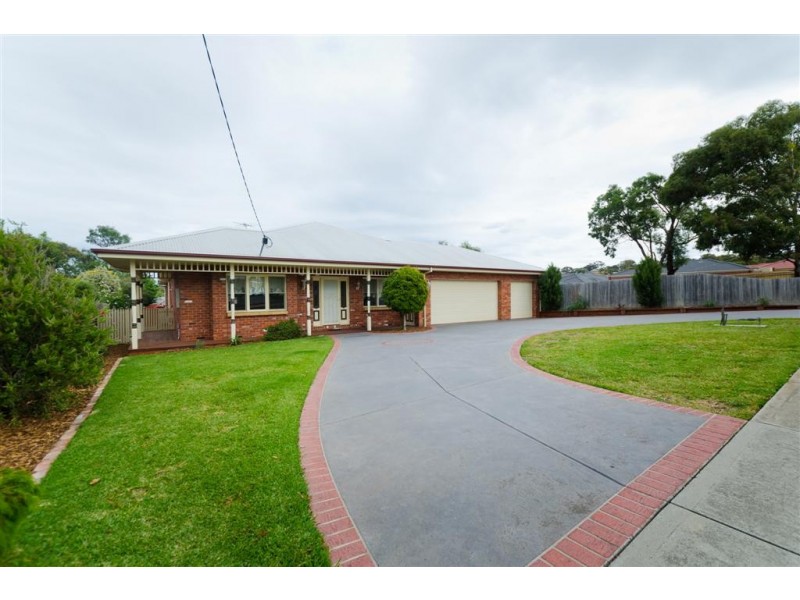 33 Stewarts Lane, Sunbury VIC 3429