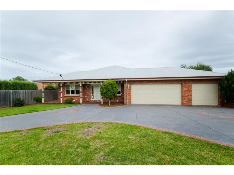 33 Stewarts Lane, Sunbury VIC 3429