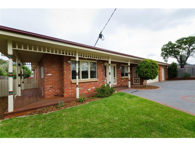 33 Stewarts Lane, Sunbury VIC 3429