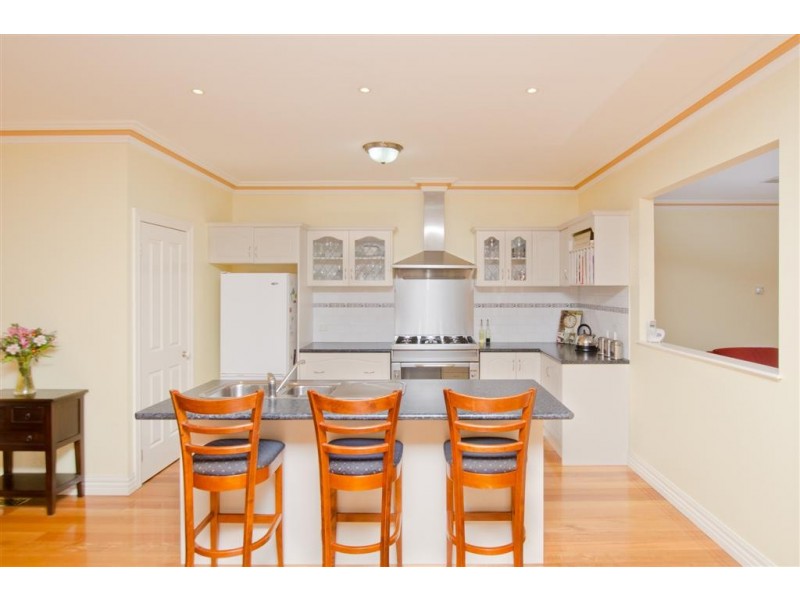 33 Stewarts Lane, Sunbury VIC 3429