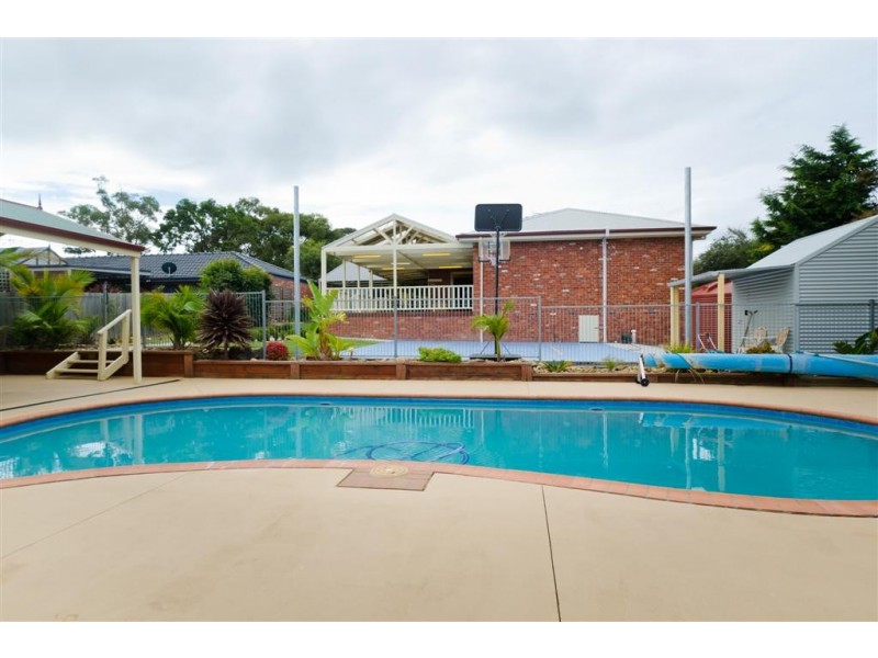 33 Stewarts Lane, Sunbury VIC 3429