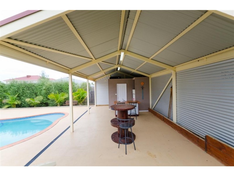 33 Stewarts Lane, Sunbury VIC 3429