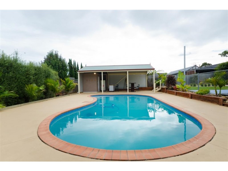 33 Stewarts Lane, Sunbury VIC 3429