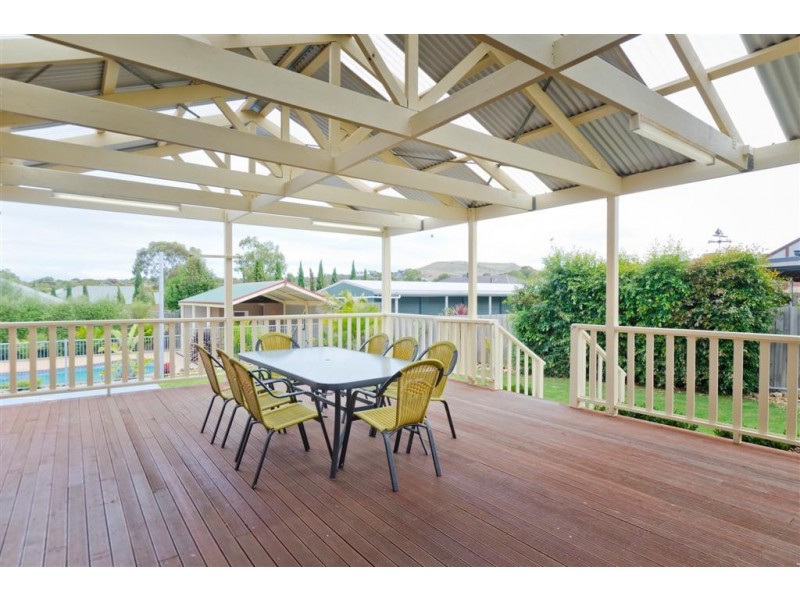 33 Stewarts Lane, Sunbury VIC 3429