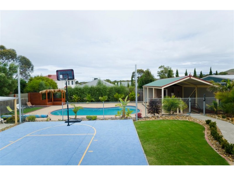 33 Stewarts Lane, Sunbury VIC 3429
