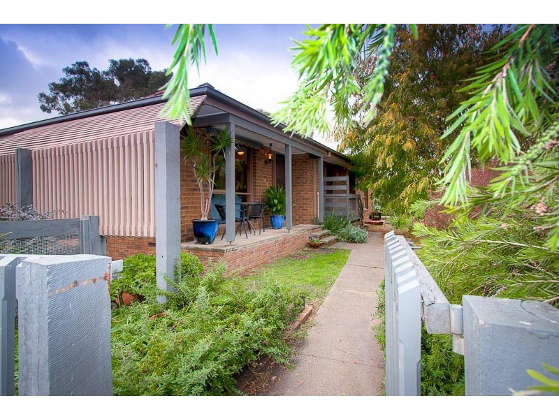 18 McEwen Drive, Sunbury VIC 3429