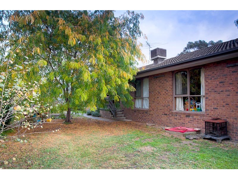 18 McEwen Drive, Sunbury VIC 3429
