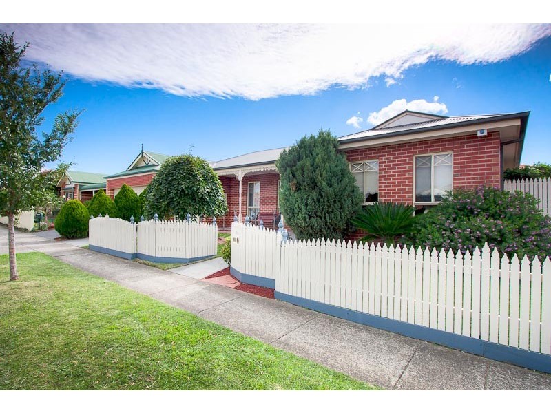32 Thornton Avenue, Sunbury VIC 3429