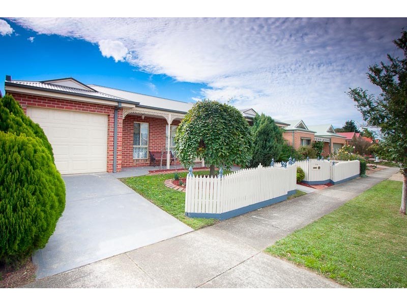 32 Thornton Avenue, Sunbury VIC 3429